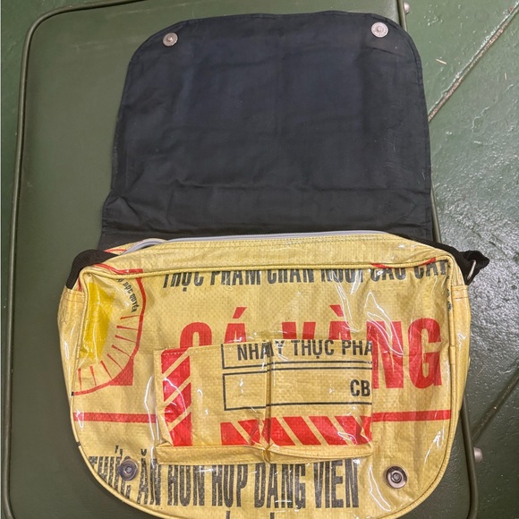 Unique recycled crossbody bag by Angkor Recyled Handmade in Cambodia New unused! - Picture 4 of 9